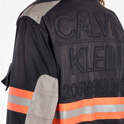 商場(chǎng)品牌-中長外套-Calvin Klein 205W39NYC微潮中長外套