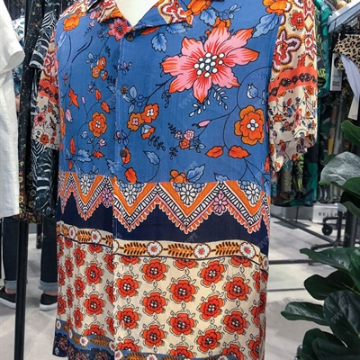 市場上裝-襯衫-展會時尚襯衫