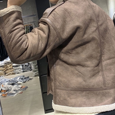 市場上裝-皮衣-時尚商務皮衣