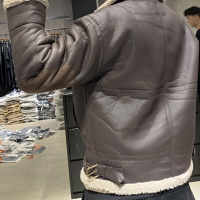 市場上裝-皮衣-時尚商務皮衣