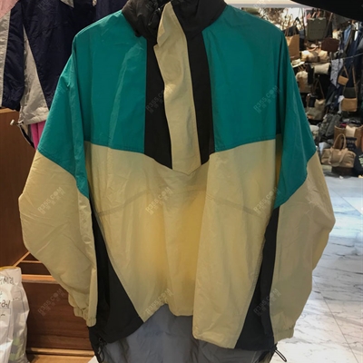 運(yùn)動(dòng)品牌-外套-女運(yùn)動(dòng)單衣（實(shí)拍）