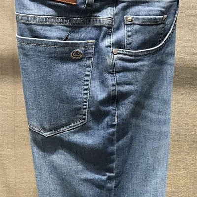 商場品牌-牛仔褲-牛仔褲