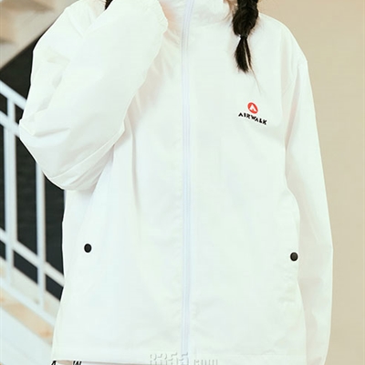 運(yùn)動品牌-外套-女運(yùn)動單衣
