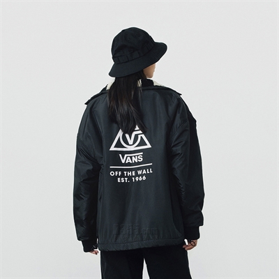運(yùn)動品牌-外套-女運(yùn)動單衣