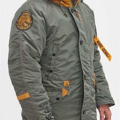 市場上裝-棉衣/羽絨服-商務(wù)棉服
