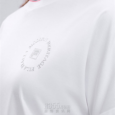 運(yùn)動(dòng)品牌-T恤-女運(yùn)動(dòng)T恤