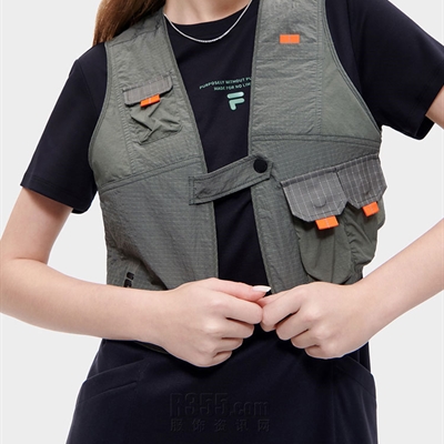 運動品牌-外套-女運動馬夾